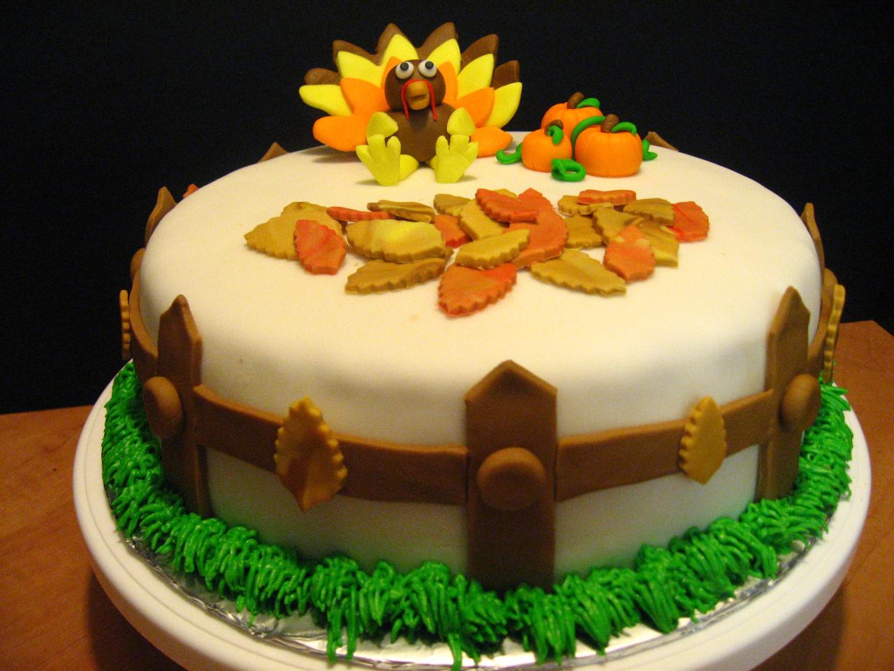 9 Easy Thanksgiving Cake Decorating Ideas to Wow Your Guests